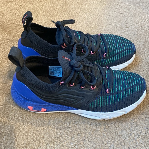 UA HOVR phantom 2 women’s shoe. - Picture 2 of 6